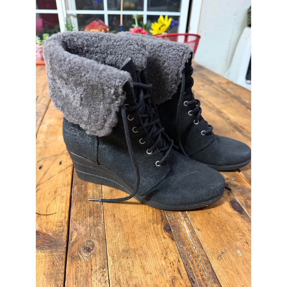Black Sheepskin UGG Women Size 9 Waterproof Wedge Boots Shearling Lace Up Winter